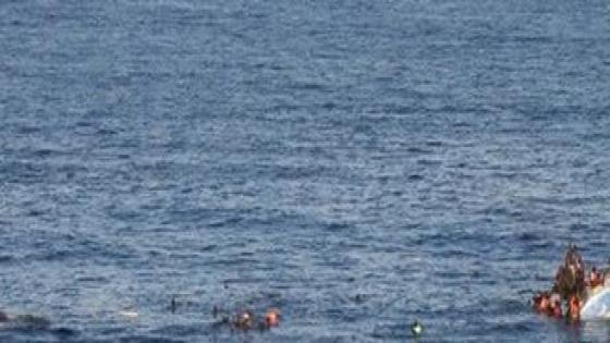 بعد إنقاذهم من الغرق في المياه الدولية،سفينة تجارية إيطالية تنقل المهاجرين إلى ليبيا