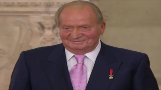 إسبانيا/الملك السابق “خوان كارلوس “يعلن عن نيته مغادرة بلاده والتوجه للعيش في المنفى