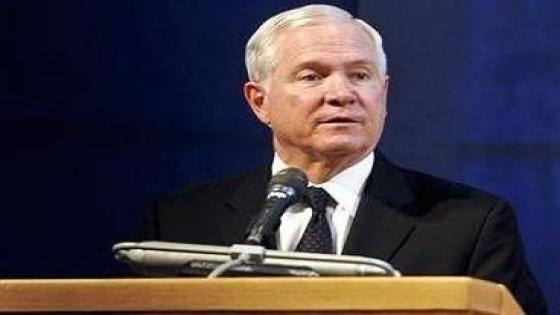 وزير الدفاع الأمريكي السابق روبرت غيتس ينتقد كل من ترامب وهيلاري