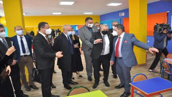 أمزازي و امهيدية يترأسان مراسم حفل توقيع اتفاقيتي إطار للشراكة والتعاون مع مؤسسة للاأسماء للصم وجمعية نادي ليونس المغرب.