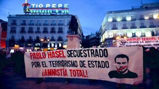 بابلو هاسل يشعل برشلونة من خلف القضبان