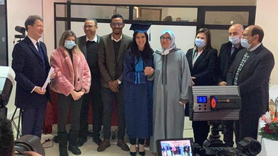 طالبة ضواحي وزان تناقش أطروحة الدكتوراه حول علاج حساسية حبوب اللقاح بالنباتات الطبية والعطرية.