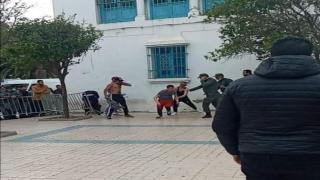 الهجوم على سلطات الفنيدق من طرف مدمنين وجهات تسعى لتأجيج الأوضاع.