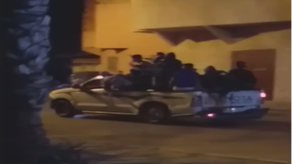 المغرب/ أشخاص مسلحون بسيوف يجوبون شوارع مكناس بكل حرية واطمئنان ……