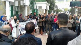 المغرب/تطوان:احتجاج الأساتذة المتعاقدين أمام مديرية تطوان  بمشاركة التنسيق الخماسي للنقابات التعليمية.