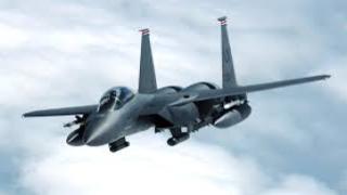 الولايات المتحدة تبيع قطر مقاتلات F15
